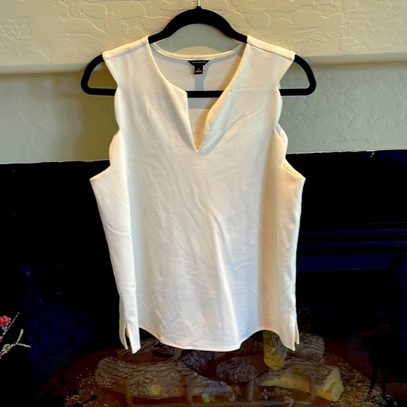 Medium Ann Taylor Shell - Picture 1 of 3